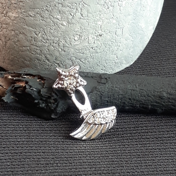 New!! 🎁 Beautiful Earrings Angel Wings Star. - Picture 7 of 7